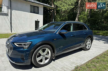 Внедорожник / Кроссовер Audi e-tron 2021 в 