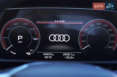Позашляховик / Кросовер Audi e-tron 2021 в 
