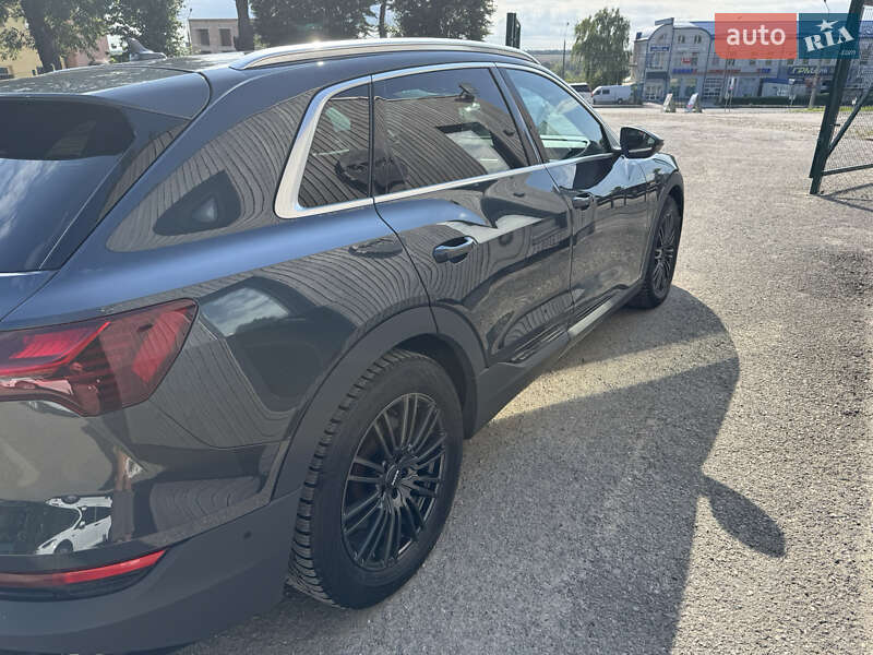 Внедорожник / Кроссовер Audi e-tron 2019 в Тернополе