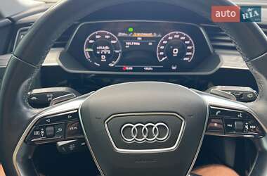 Внедорожник / Кроссовер Audi e-tron 2021 в 