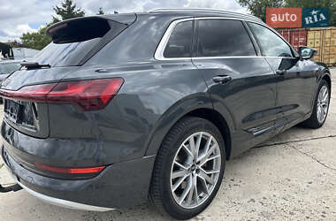 Внедорожник / Кроссовер Audi e-tron 2020 в 