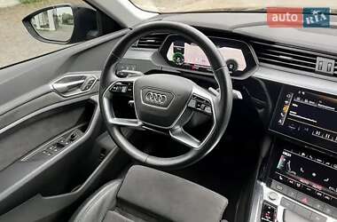 Позашляховик / Кросовер Audi e-tron 2020 в 