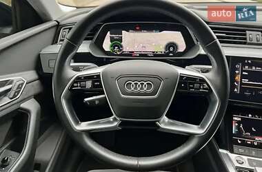 Позашляховик / Кросовер Audi e-tron 2020 в 