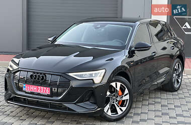 Позашляховик / Кросовер Audi e-tron 2023 в 