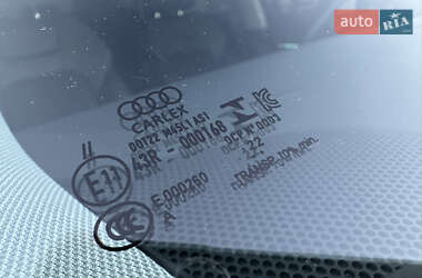 Позашляховик / Кросовер Audi e-tron 2023 в 