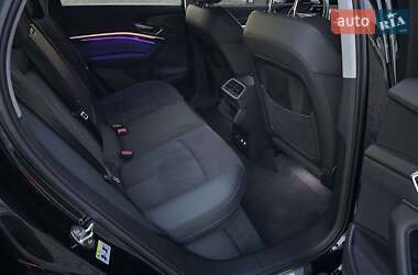 Позашляховик / Кросовер Audi e-tron 2023 в 