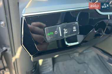 Внедорожник / Кроссовер Audi e-tron 2021 в 