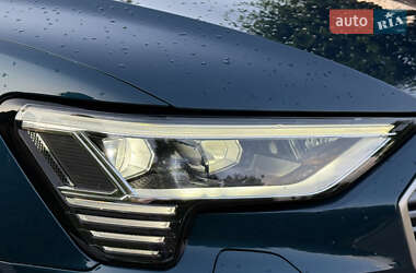 Внедорожник / Кроссовер Audi e-tron 2021 в 
