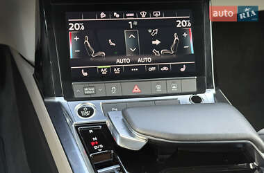 Внедорожник / Кроссовер Audi e-tron 2021 в 