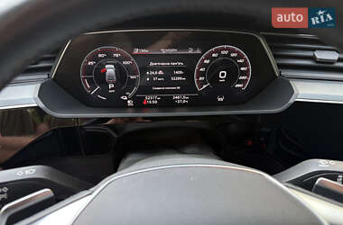 Внедорожник / Кроссовер Audi e-tron 2021 в 