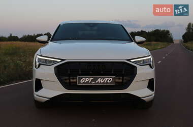 Внедорожник / Кроссовер Audi e-tron 2021 в 