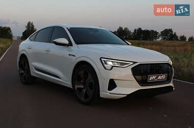 Внедорожник / Кроссовер Audi e-tron 2021 в 
