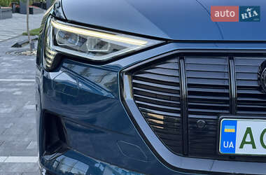 Внедорожник / Кроссовер Audi e-tron 2019 в 