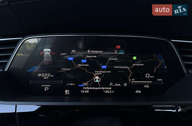 Внедорожник / Кроссовер Audi e-tron 2019 в 