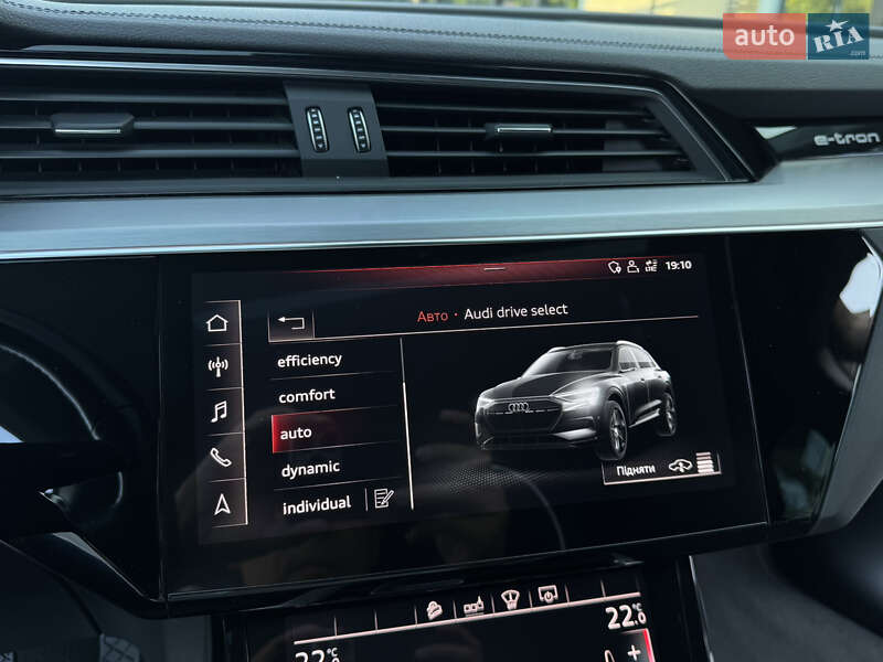 Внедорожник / Кроссовер Audi e-tron 2019 в Ужгороде