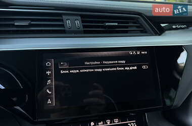Внедорожник / Кроссовер Audi e-tron 2019 в 