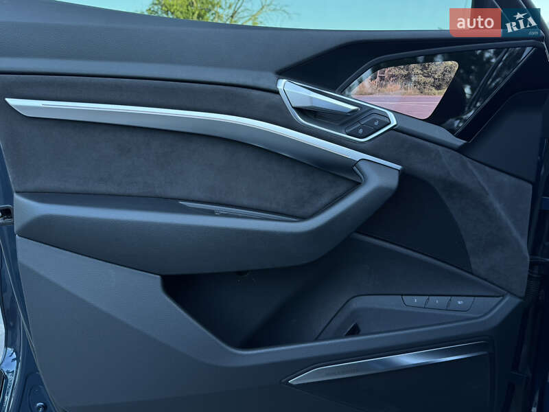 Внедорожник / Кроссовер Audi e-tron 2019 в Ужгороде