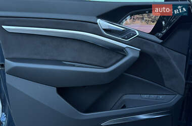 Внедорожник / Кроссовер Audi e-tron 2019 в 