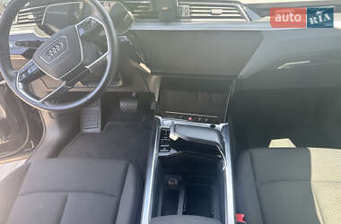 Внедорожник / Кроссовер Audi e-tron 2020 в 