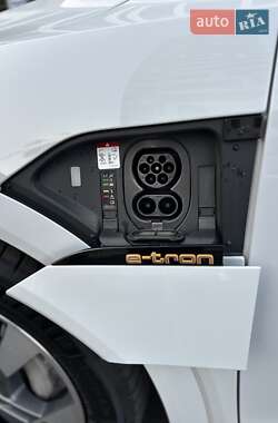 Внедорожник / Кроссовер Audi e-tron 2020 в 