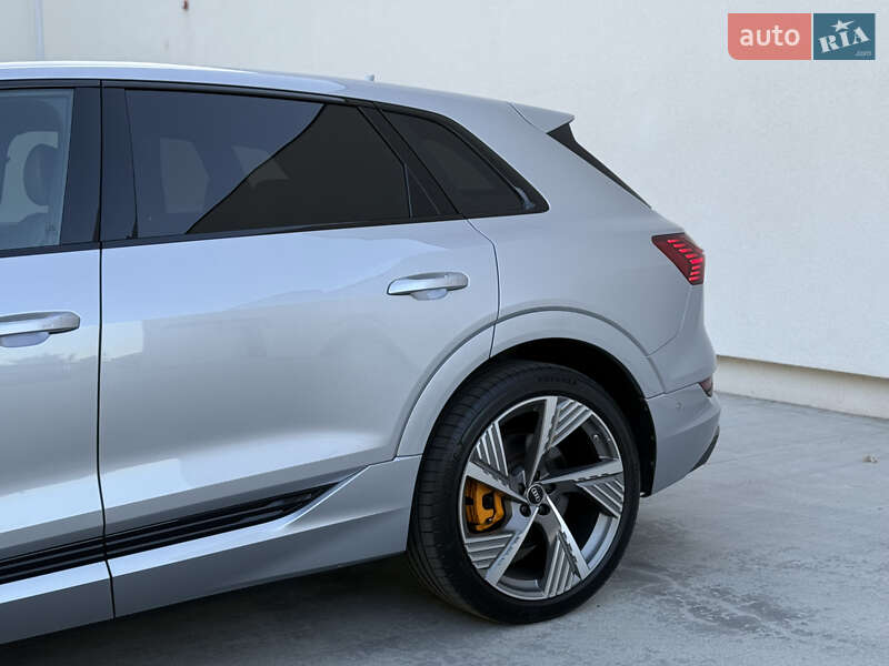 Внедорожник / Кроссовер Audi e-tron 2022 в Киеве