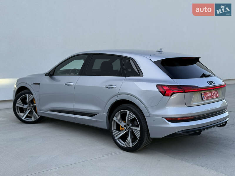 Внедорожник / Кроссовер Audi e-tron 2022 в Киеве