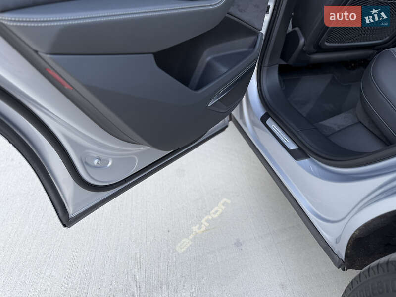 Внедорожник / Кроссовер Audi e-tron 2022 в Киеве