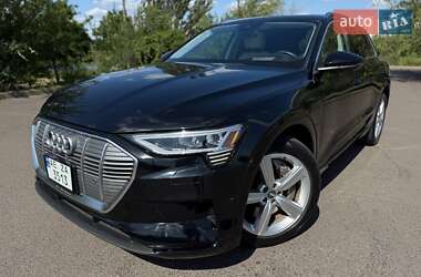 Внедорожник / Кроссовер Audi e-tron 2019 в 