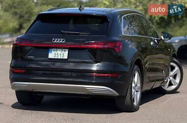 Внедорожник / Кроссовер Audi e-tron 2019 в 