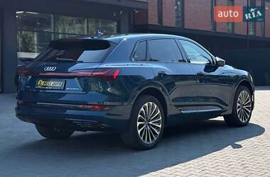 Внедорожник / Кроссовер Audi e-tron 2021 в 