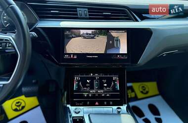 Внедорожник / Кроссовер Audi e-tron 2021 в 