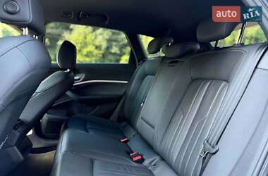 Внедорожник / Кроссовер Audi e-tron 2021 в 