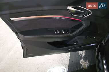 Внедорожник / Кроссовер Audi e-tron 2019 в 