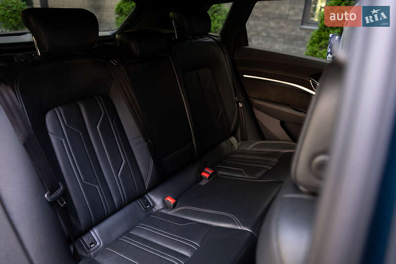 Внедорожник / Кроссовер Audi e-tron 2019 в Киеве