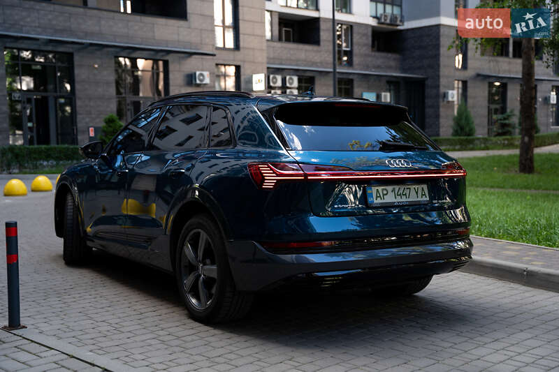 Внедорожник / Кроссовер Audi e-tron 2019 в Киеве