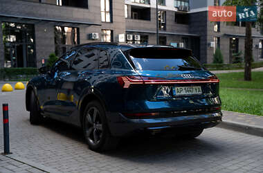 Внедорожник / Кроссовер Audi e-tron 2019 в 
