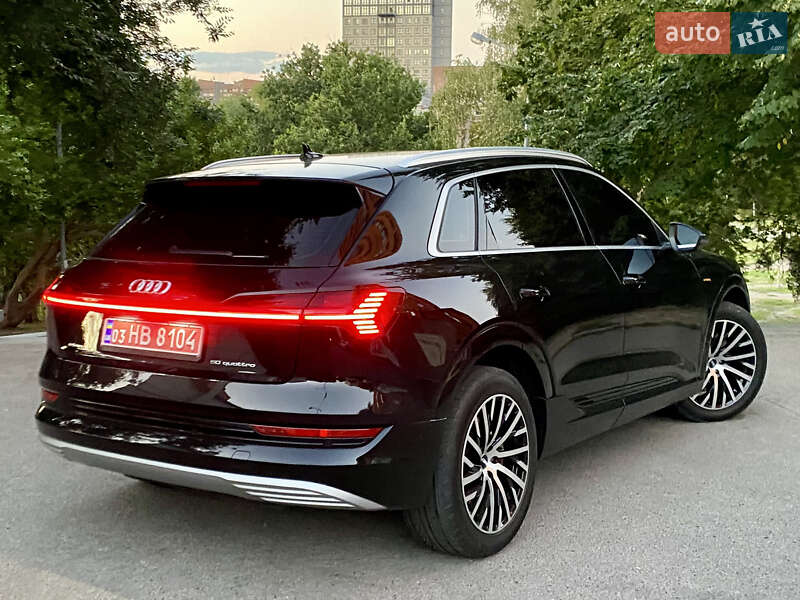 Внедорожник / Кроссовер Audi e-tron 2019 в Днепре