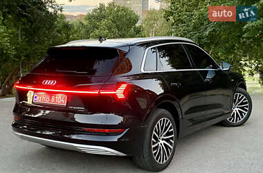 Внедорожник / Кроссовер Audi e-tron 2019 в 