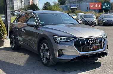 Внедорожник / Кроссовер Audi e-tron 2019 в 