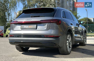 Внедорожник / Кроссовер Audi e-tron 2019 в 