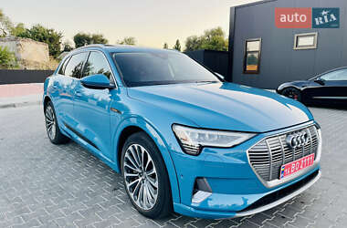Внедорожник / Кроссовер Audi e-tron 2019 в 