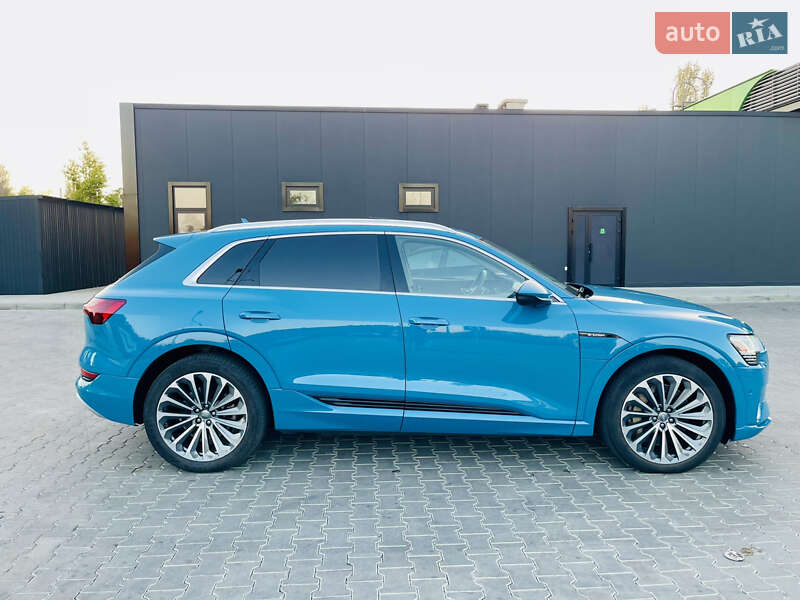 Внедорожник / Кроссовер Audi e-tron 2019 в Одессе фото 6 Внедорожник / Кроссовер Audi e-tron 2019 в Одессе