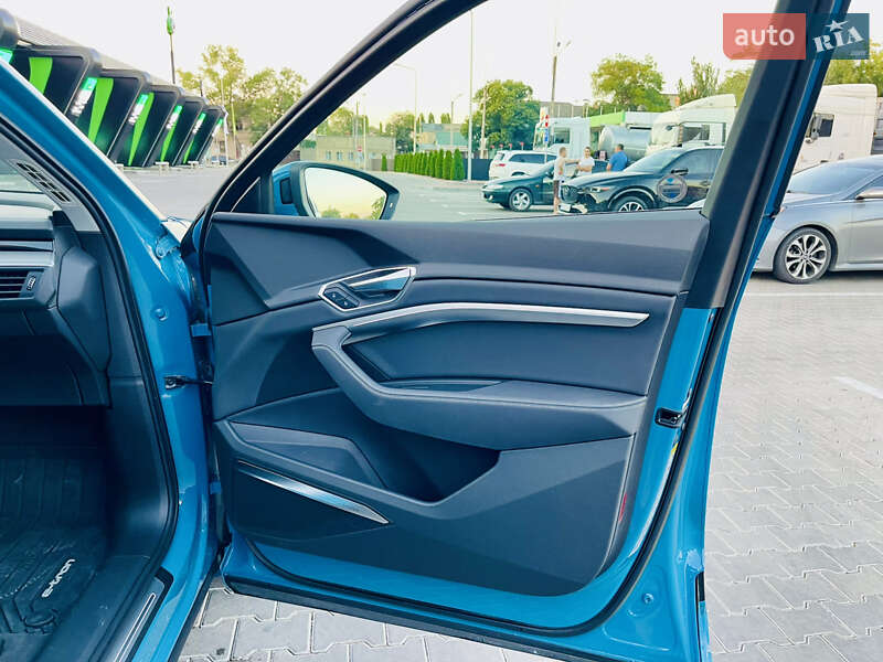 Внедорожник / Кроссовер Audi e-tron 2019 в Одессе фото 19 Внедорожник / Кроссовер Audi e-tron 2019 в Одессе