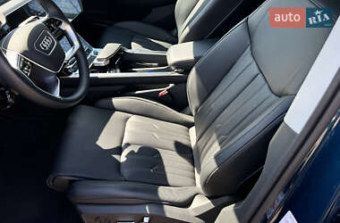 Внедорожник / Кроссовер Audi e-tron 2023 в 