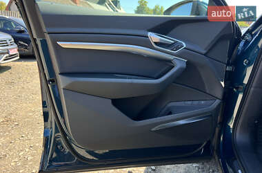 Внедорожник / Кроссовер Audi e-tron 2023 в 