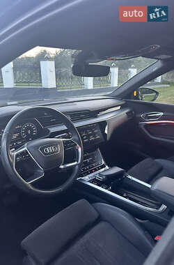 Внедорожник / Кроссовер Audi e-tron 2019 в 