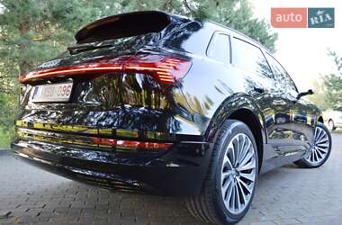 Внедорожник / Кроссовер Audi e-tron 2020 в 