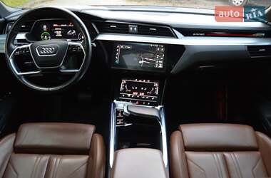 Внедорожник / Кроссовер Audi e-tron 2020 в 