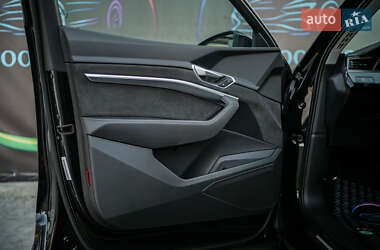 Внедорожник / Кроссовер Audi e-tron 2019 в 
