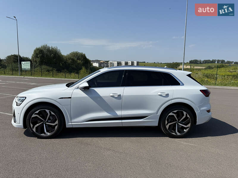 Внедорожник / Кроссовер Audi e-tron 2021 в Ровно